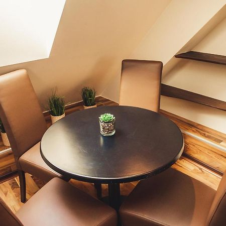 Skol Apartment S Parkiriscem Цельє Екстер'єр фото